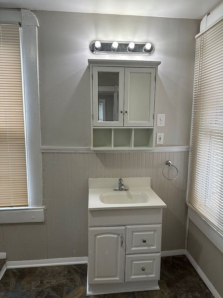 961 E Minnesota St - Photo 5 of 12