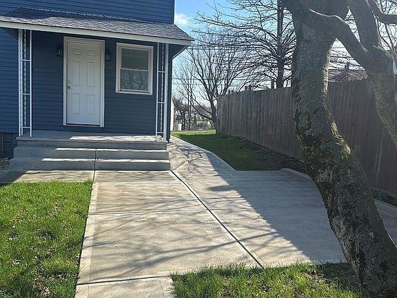 1341 1st St - Photo 2 of 13