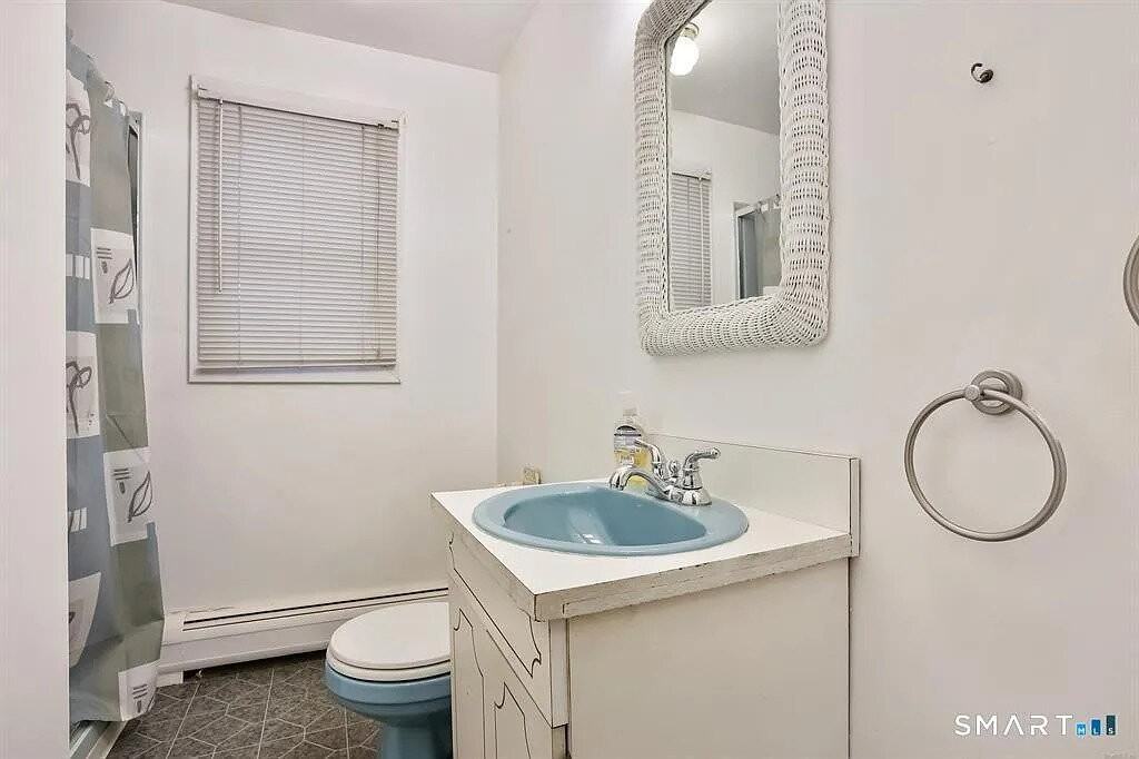 733 Tunxis Hill Rd - Photo 3 of 10