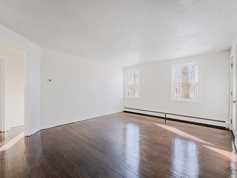 1208 Ella T Grasso Blvd - Photo 5 of 7