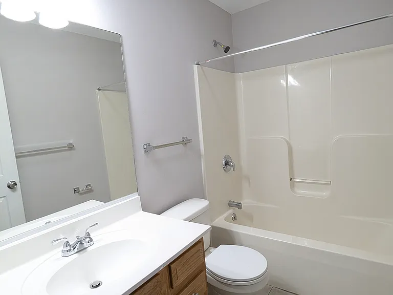 151 Mohican Ave Apt 4 - Photo 2 of 9