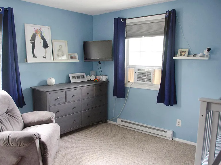 1283 Hope St Apt 1 - Photo 5 of 10