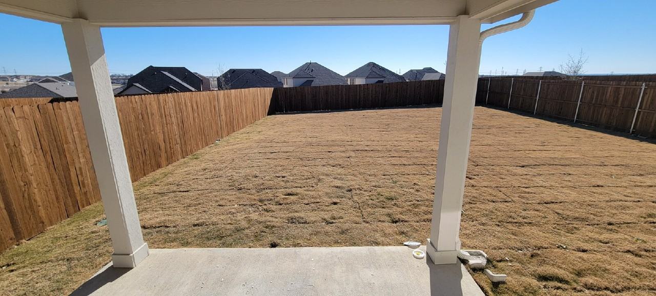 2633 Oneida Ln - Photo 5 of 38