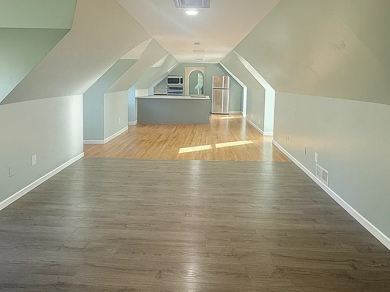 1821 Albany Ave - Photo 2 of 9