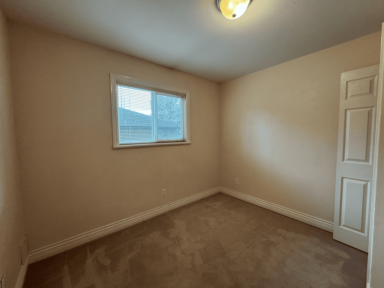 3730 Phillips Avenue - Photo 4 of 13