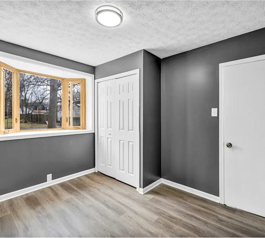 204 Grove Ave - Photo 7 of 15