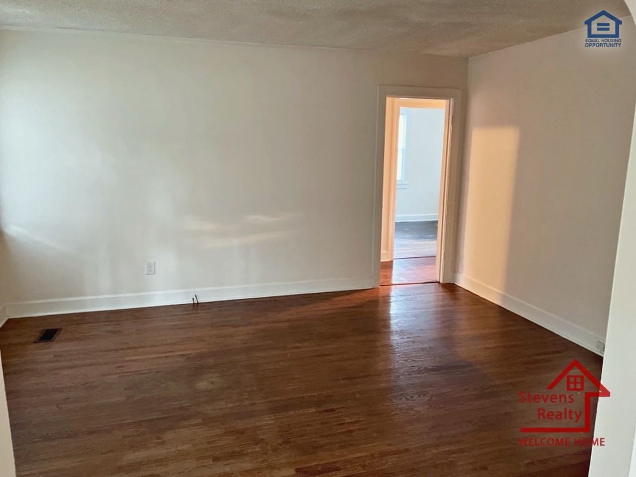 316 Harrington Ave - Photo 5 of 16