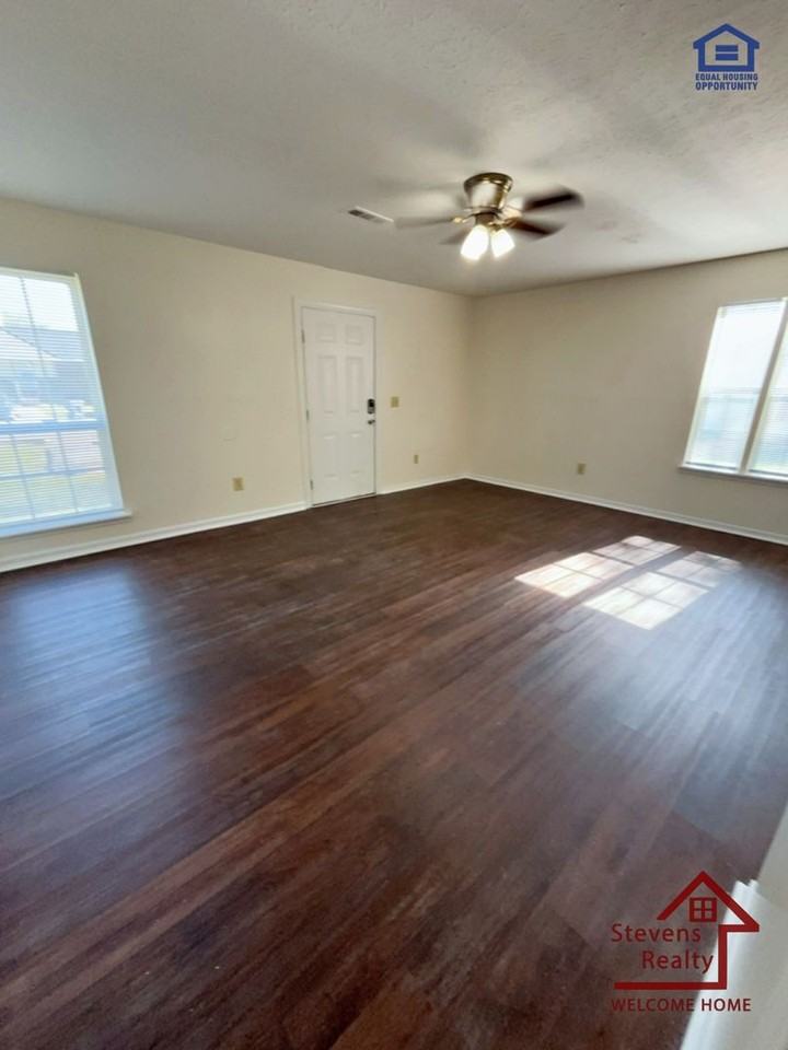 166 Dogwood Pointe Dr #1 - Photo 4 of 10