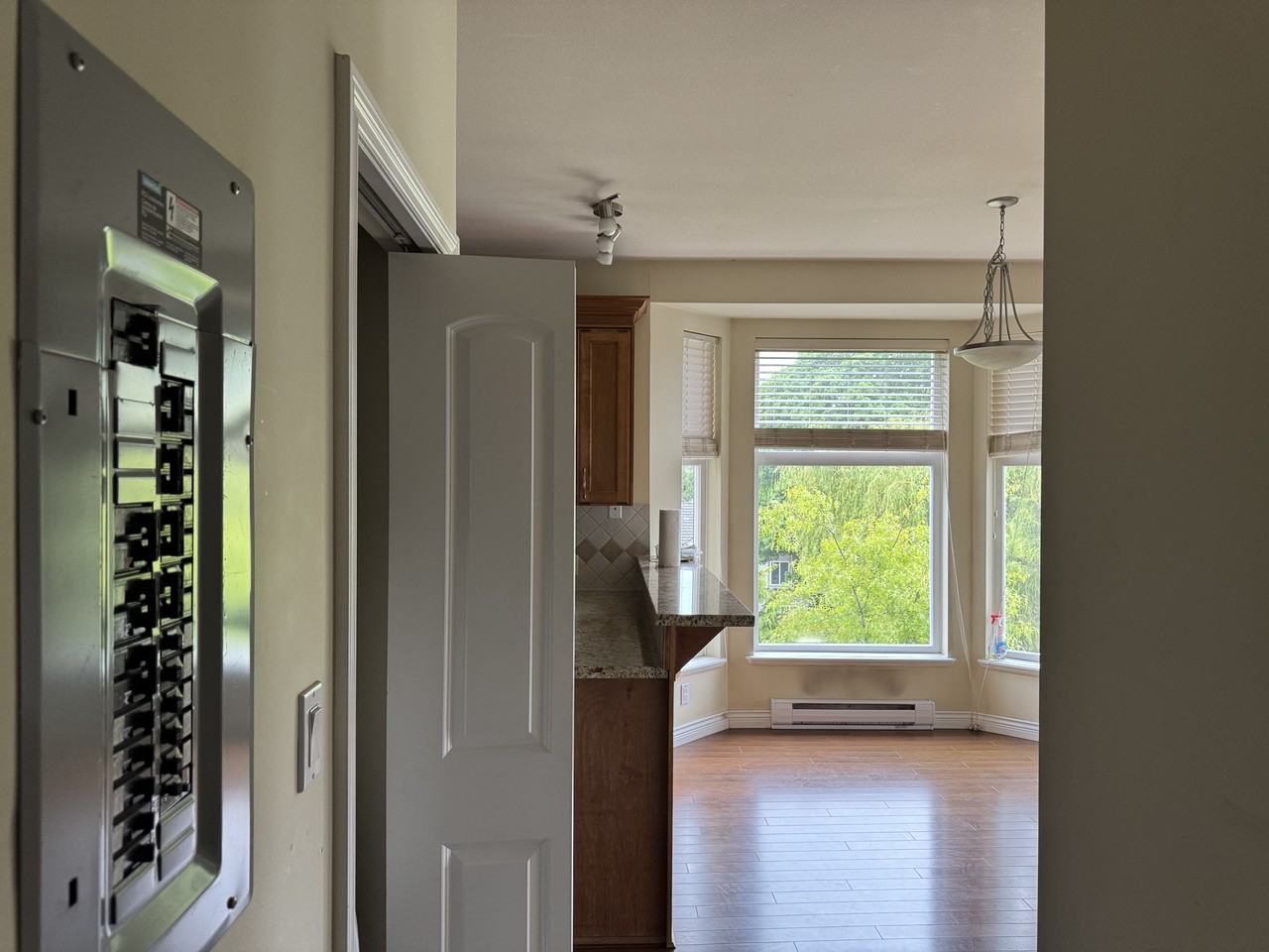 10289 133 Street #401 - Photo 7 of 22
