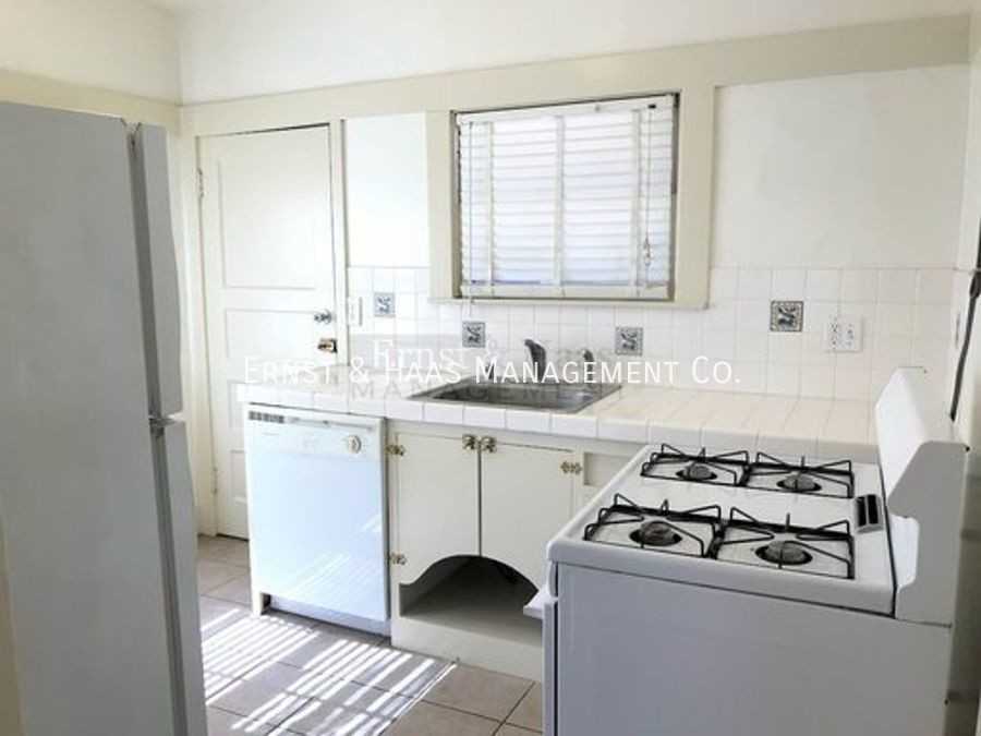 281 Molino Ave - Photo 4 of 9