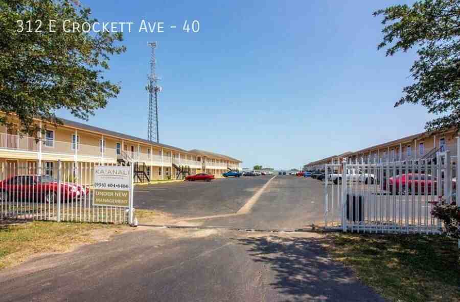 312 E Crockett Ave #40 - Photo 3 of 9