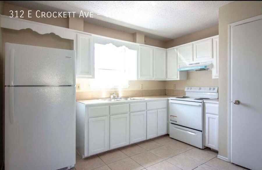 312 E Crockett Ave #40 - Photo 4 of 9