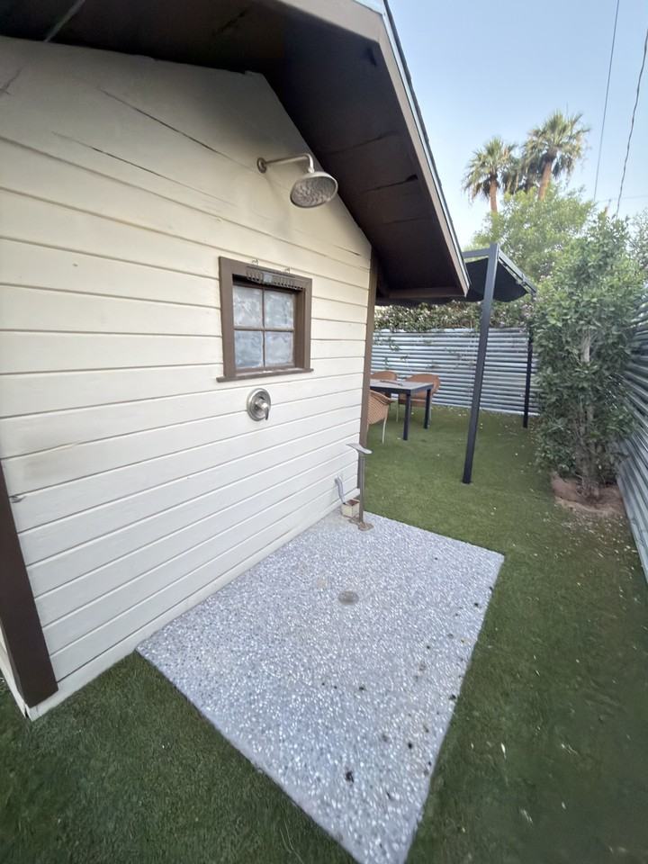 3126 N 28th St #NA - Photo 7 of 9