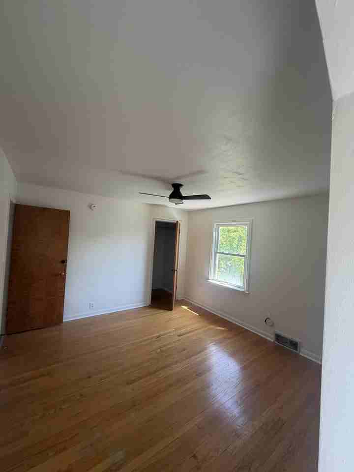 2121 Pearsall Pkwy #2 - Photo 3 of 11