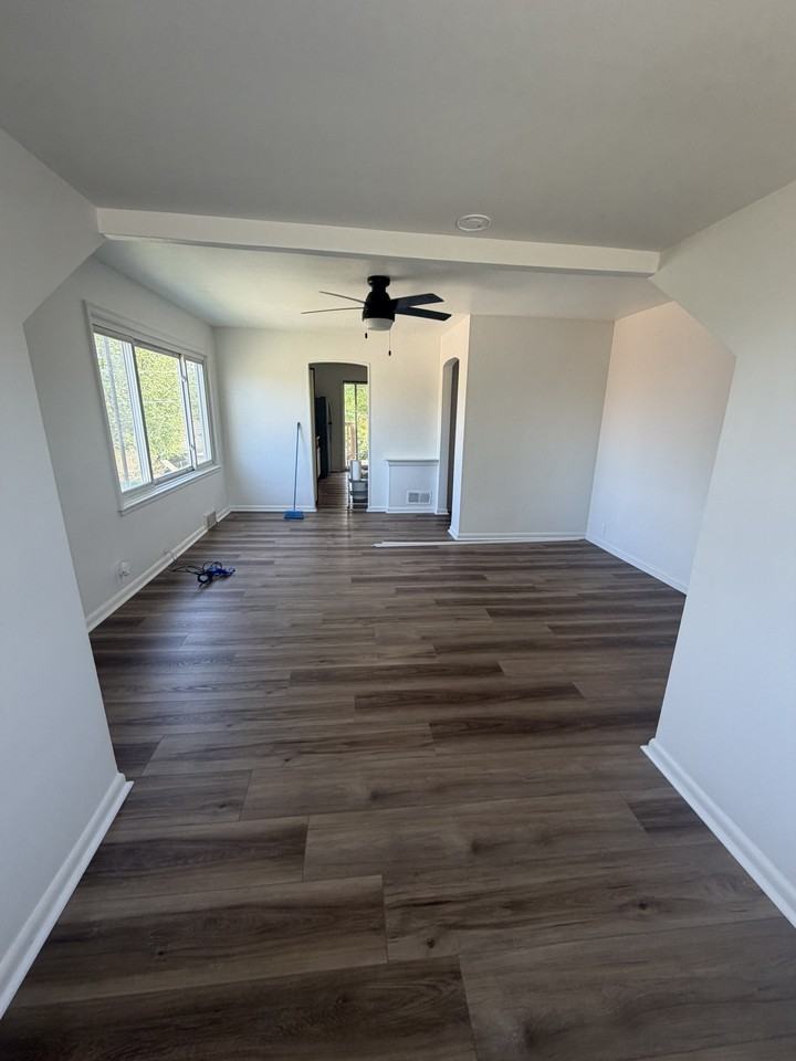 2121 Pearsall Pkwy #2 - Photo 4 of 11