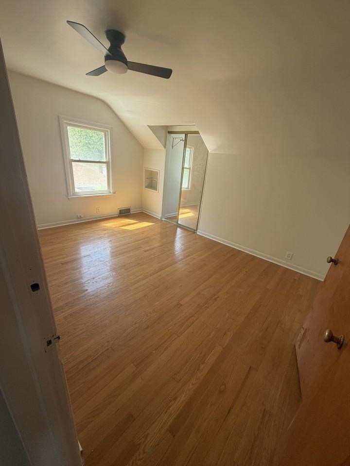 2121 Pearsall Pkwy #2 - Photo 5 of 11