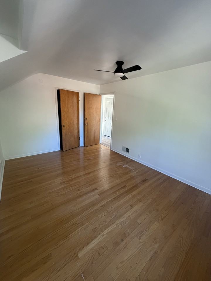 2121 Pearsall Pkwy #2 - Photo 6 of 11