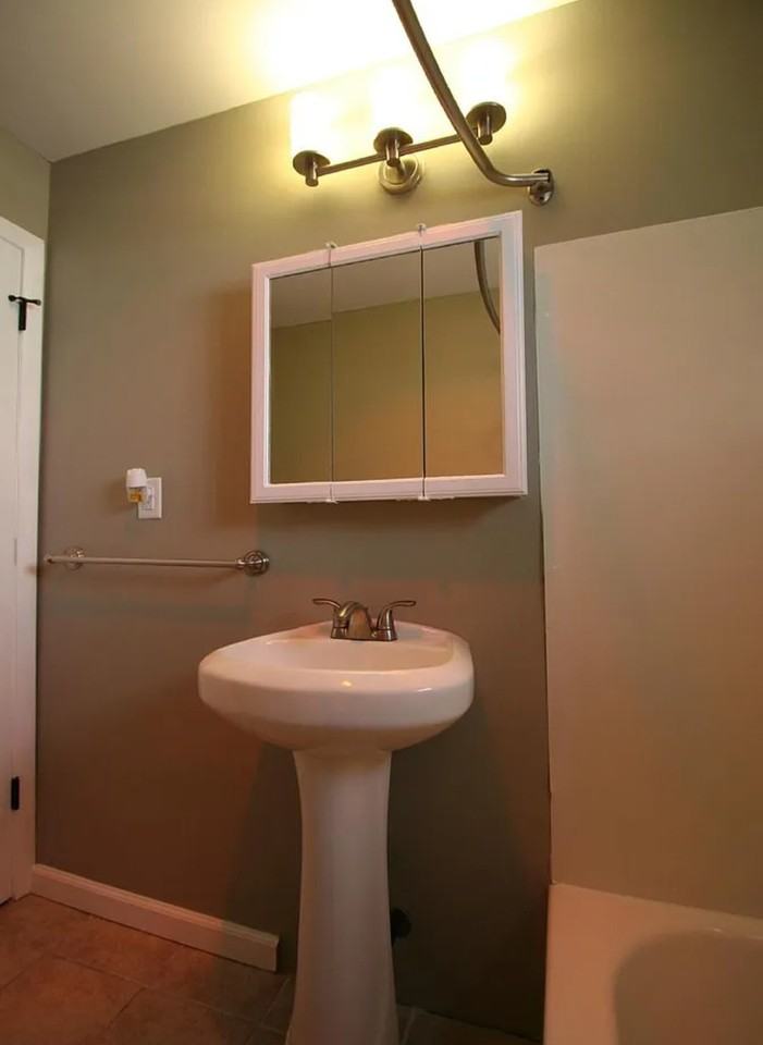 218 Alexander Ave #2 - Photo 3 of 20