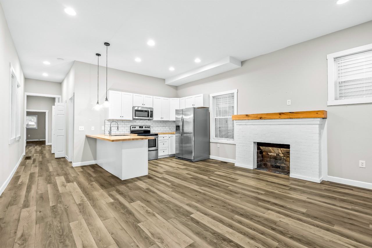 1112 E Spring St #1 - Photo 2 of 25