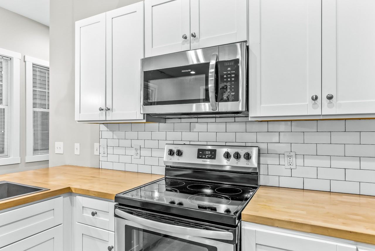 1112 E Spring St #1 - Photo 6 of 25