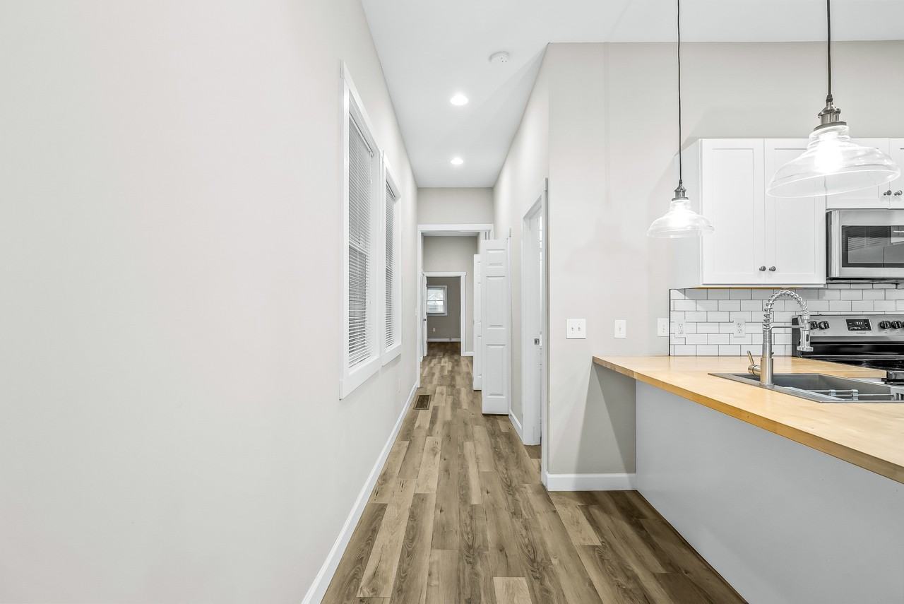 1112 E Spring St #1 - Photo 7 of 25
