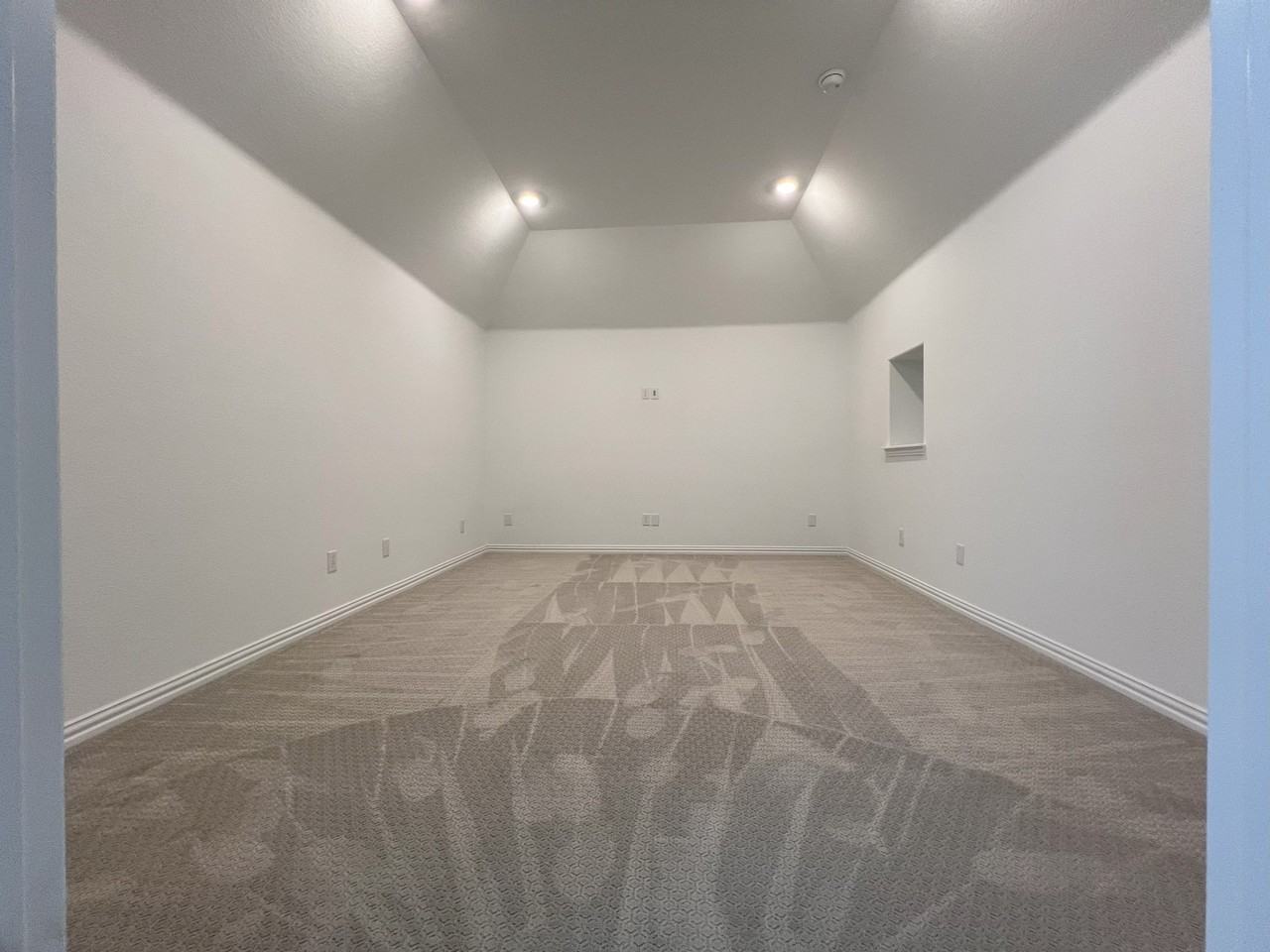 618 Blue Horizon Way #NA - Photo 2 of 20