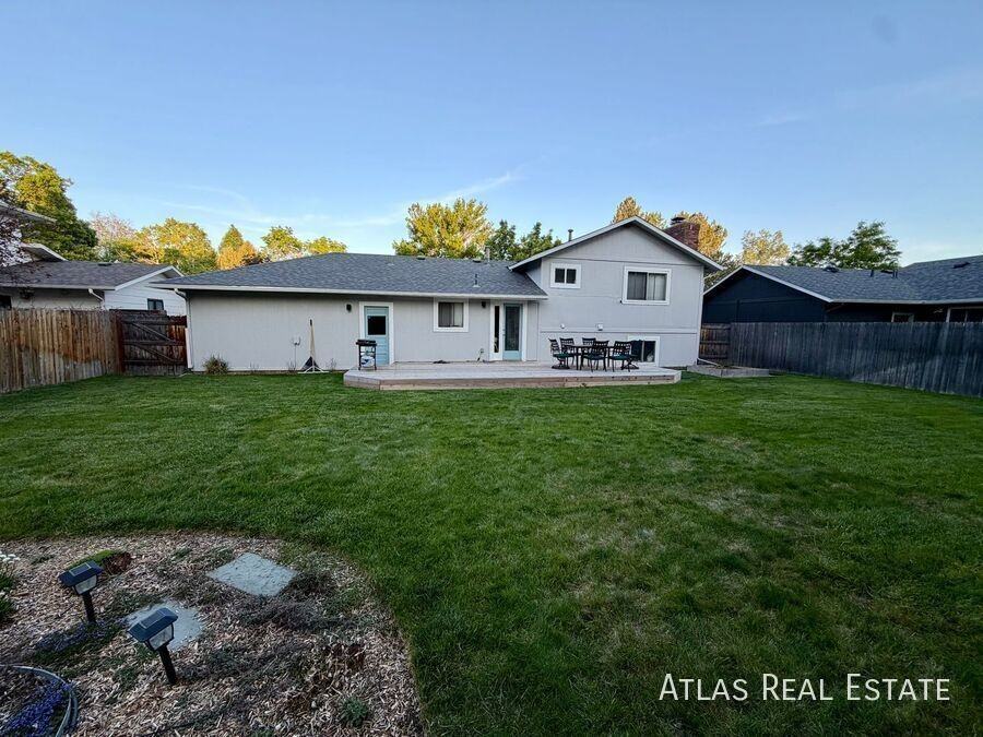 3243 Pepperwood Ln - Photo 2 of 15