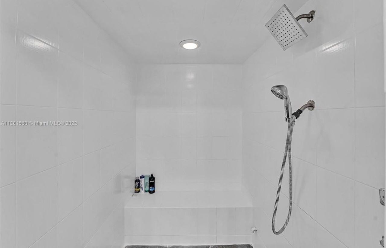 616 Ne 195th St #NA - Photo 2 of 33