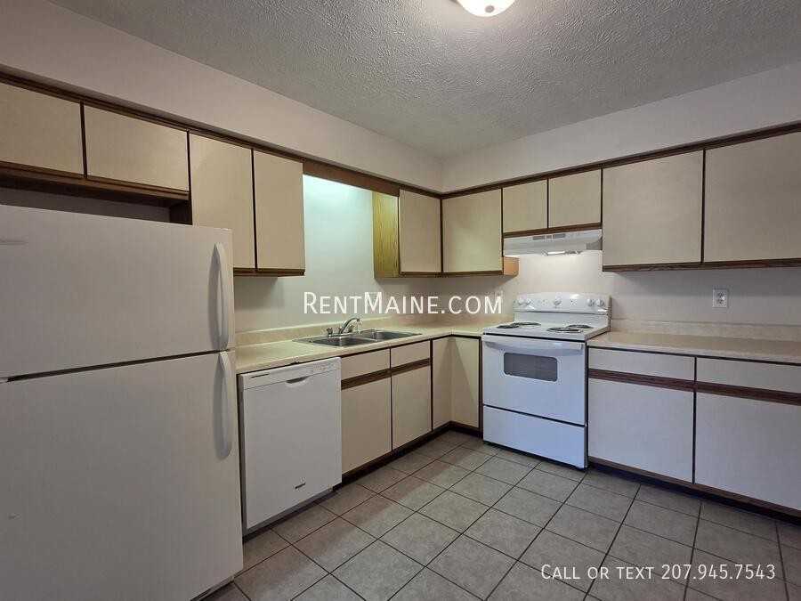 4 Hartley St #7 - Photo 2 of 22