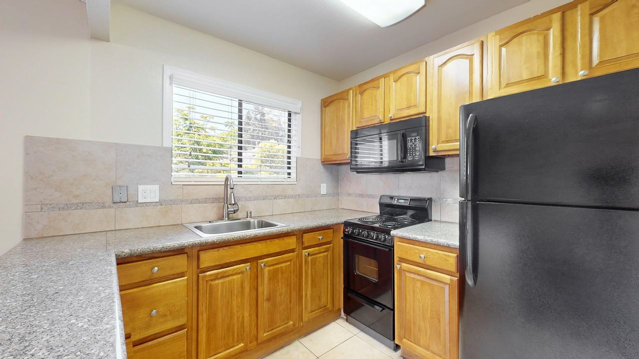 107 Marin St #10 - Photo 4 of 24
