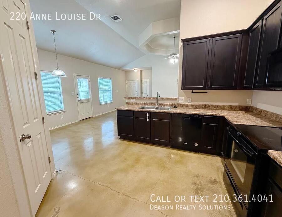 220 Anne Louise Dr - Photo 7 of 30