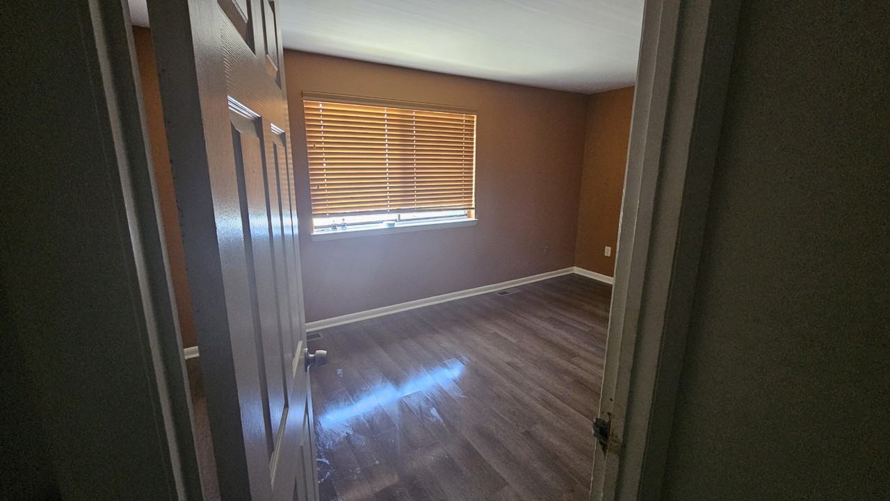 909 Porter Ct Ne #A1 - Photo 4 of 9
