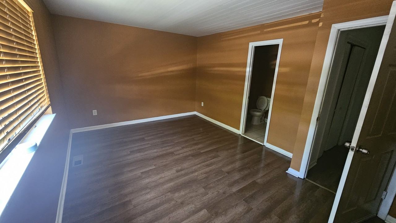 909 Porter Ct Ne #A1 - Photo 6 of 9
