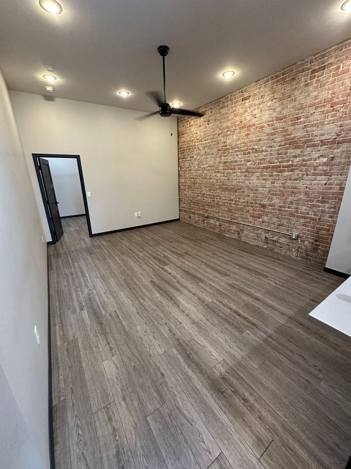 409 W Norfolk Ave #201 - Photo 2 of 6