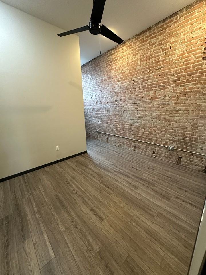 409 W Norfolk Ave #201 - Photo 5 of 6