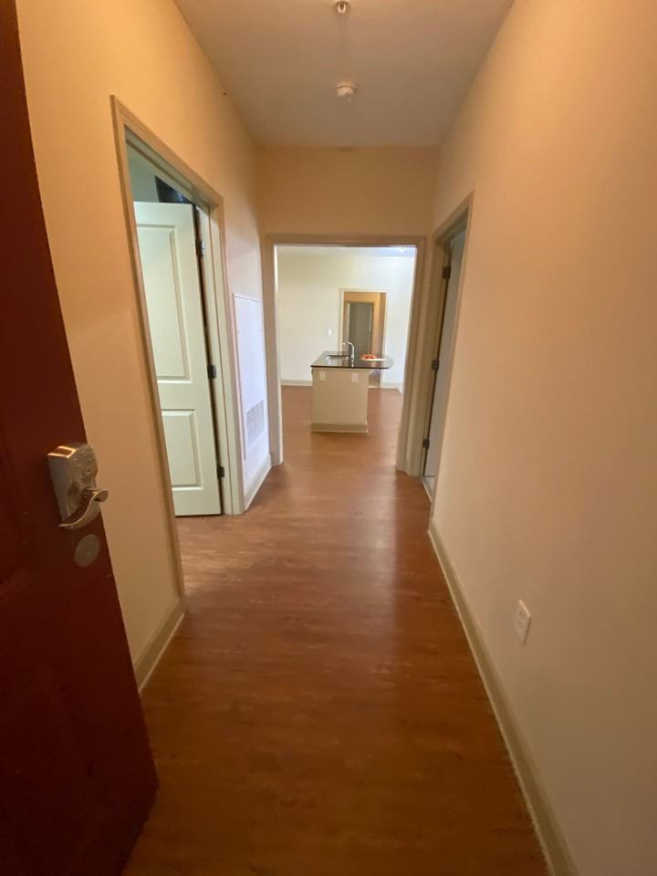 Flats at the Pier, 1732 - Photo 3 of 22
