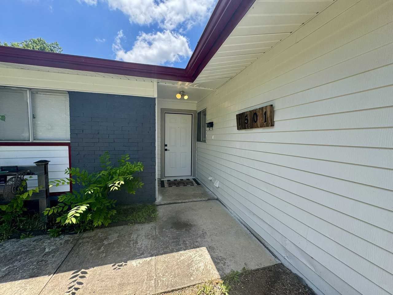 1501 Ferndale Dr #NA - Photo 3 of 31