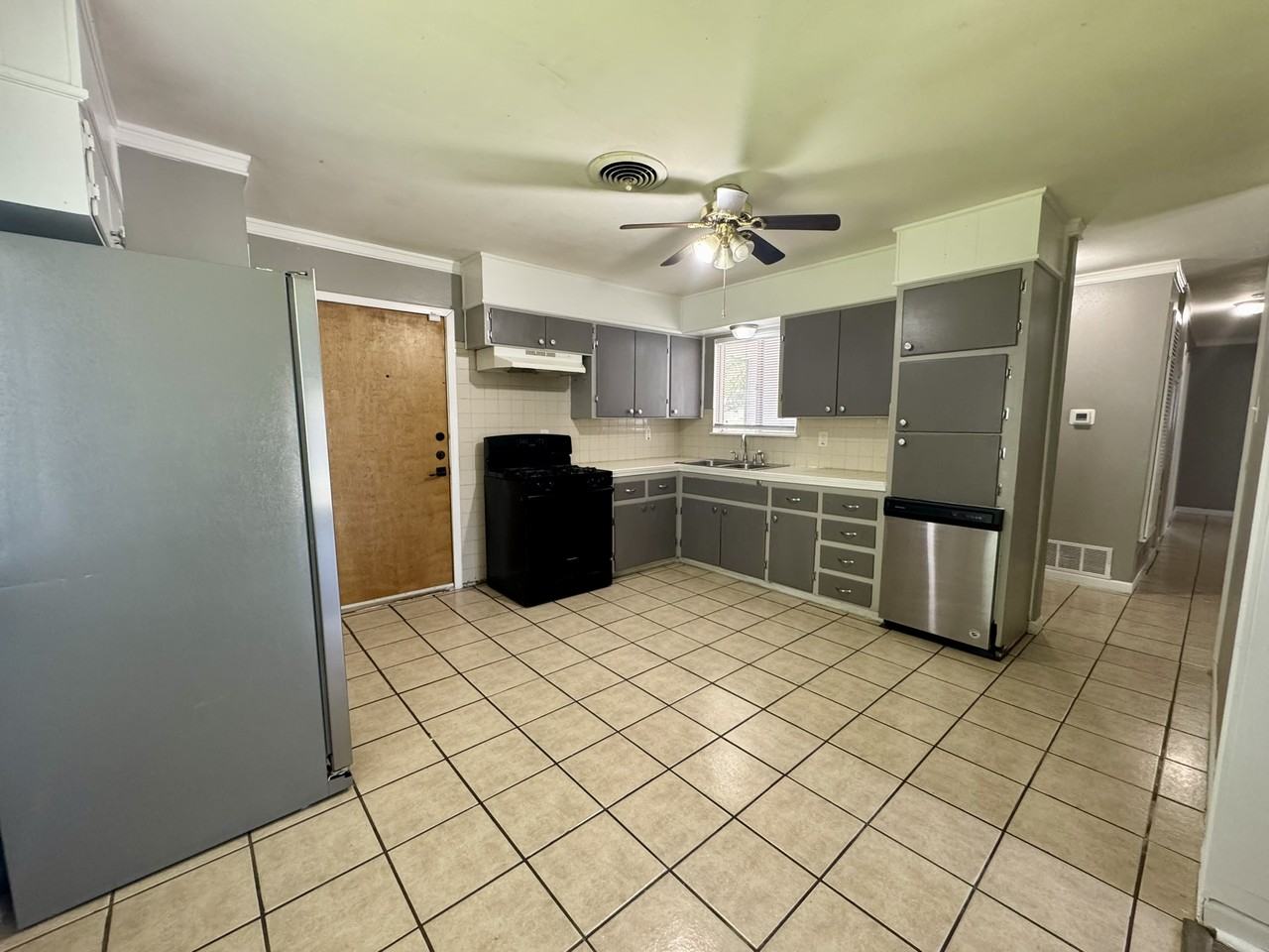 1501 Ferndale Dr #NA - Photo 7 of 31