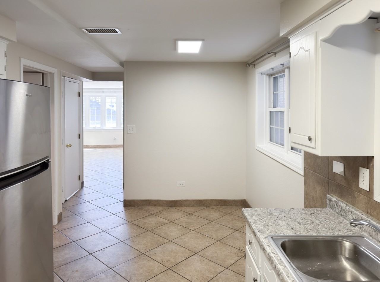 5720 W 63rd St #G - Photo 4 of 11