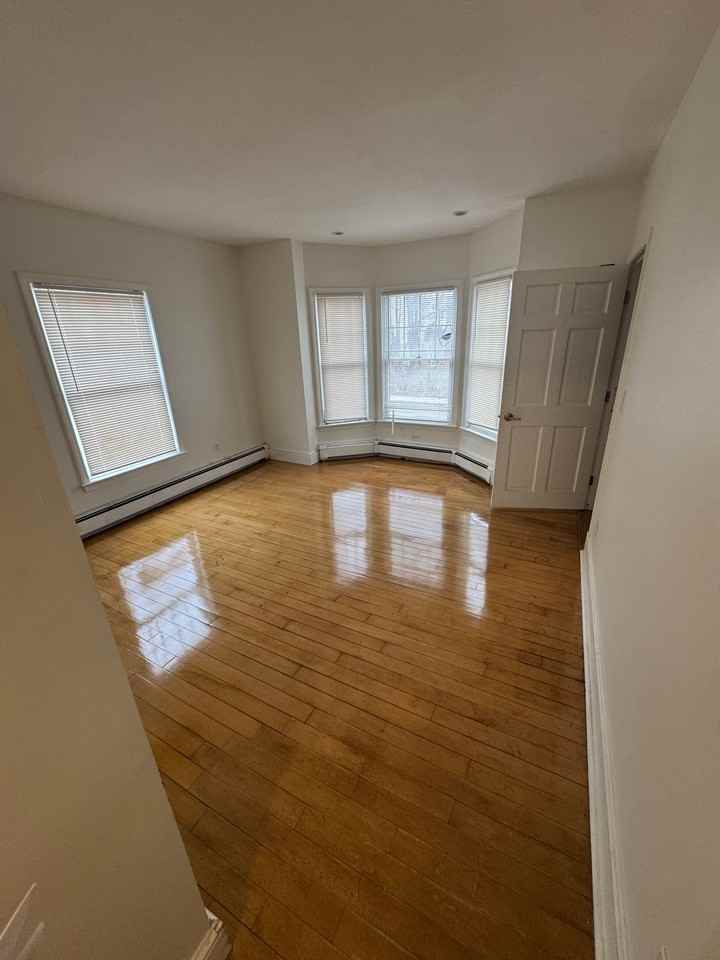 10 Huntington Ave