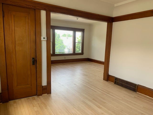 2042 S 76th St - Photo 2 of 9