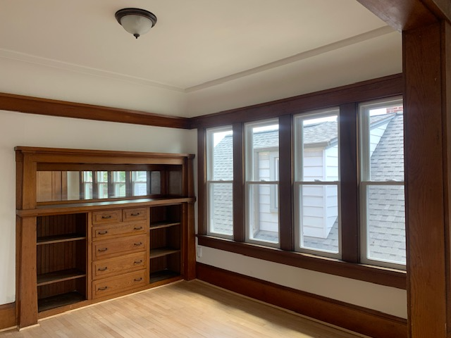 2042 S 76th St - Photo 3 of 9
