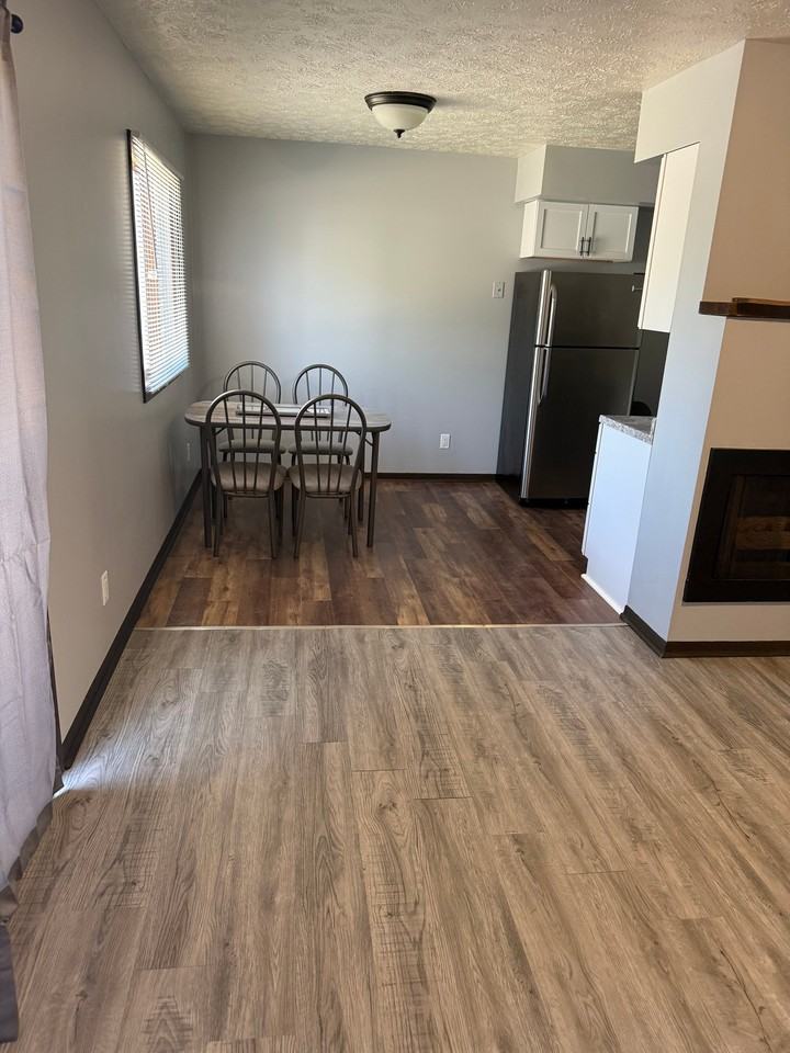 2415 E 50th St #4 - Photo 5 of 5