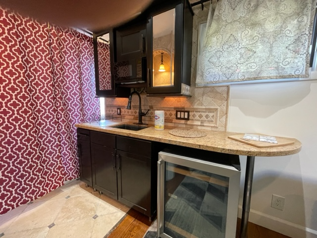 21582 Anns Ln - Photo 3 of 24