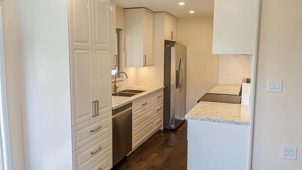 435 S Pastoria Ave - Photo 2 of 15