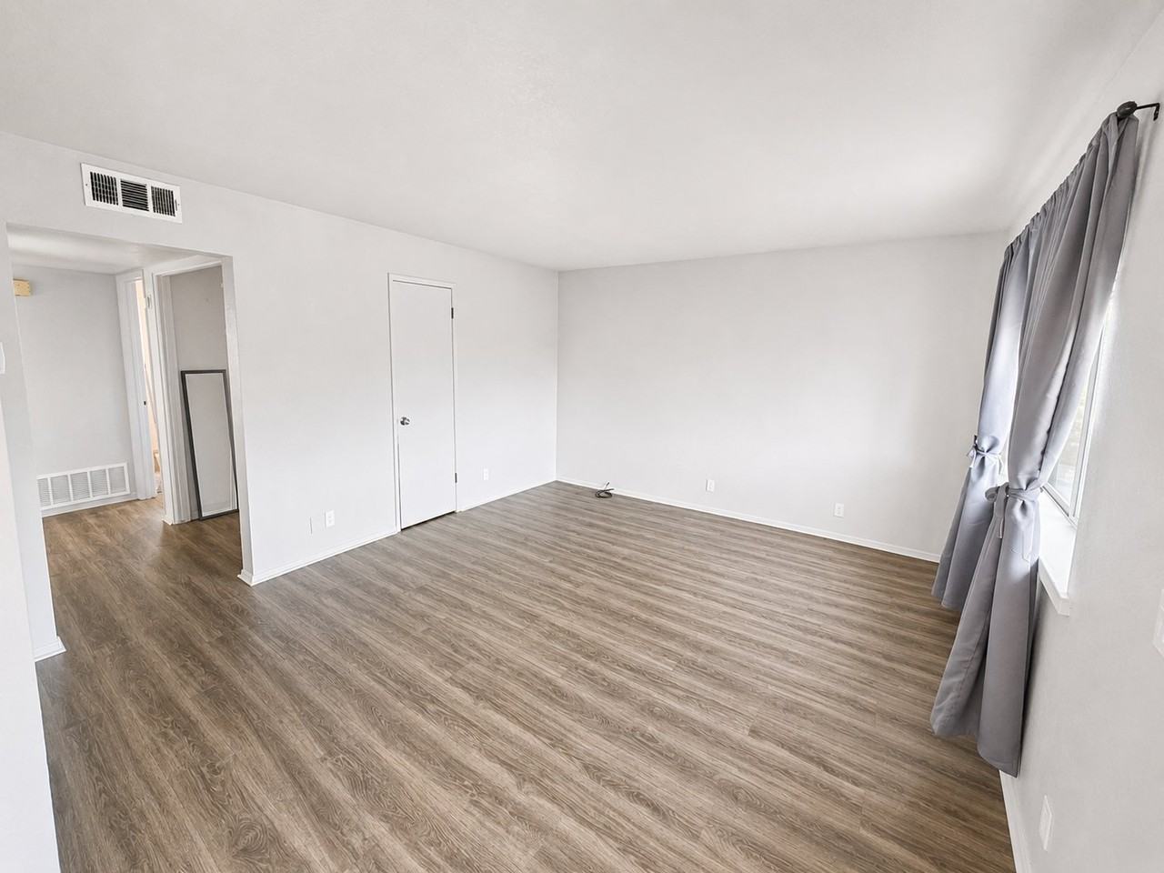 1111 E Cochise St #8 - Photo 4 of 15