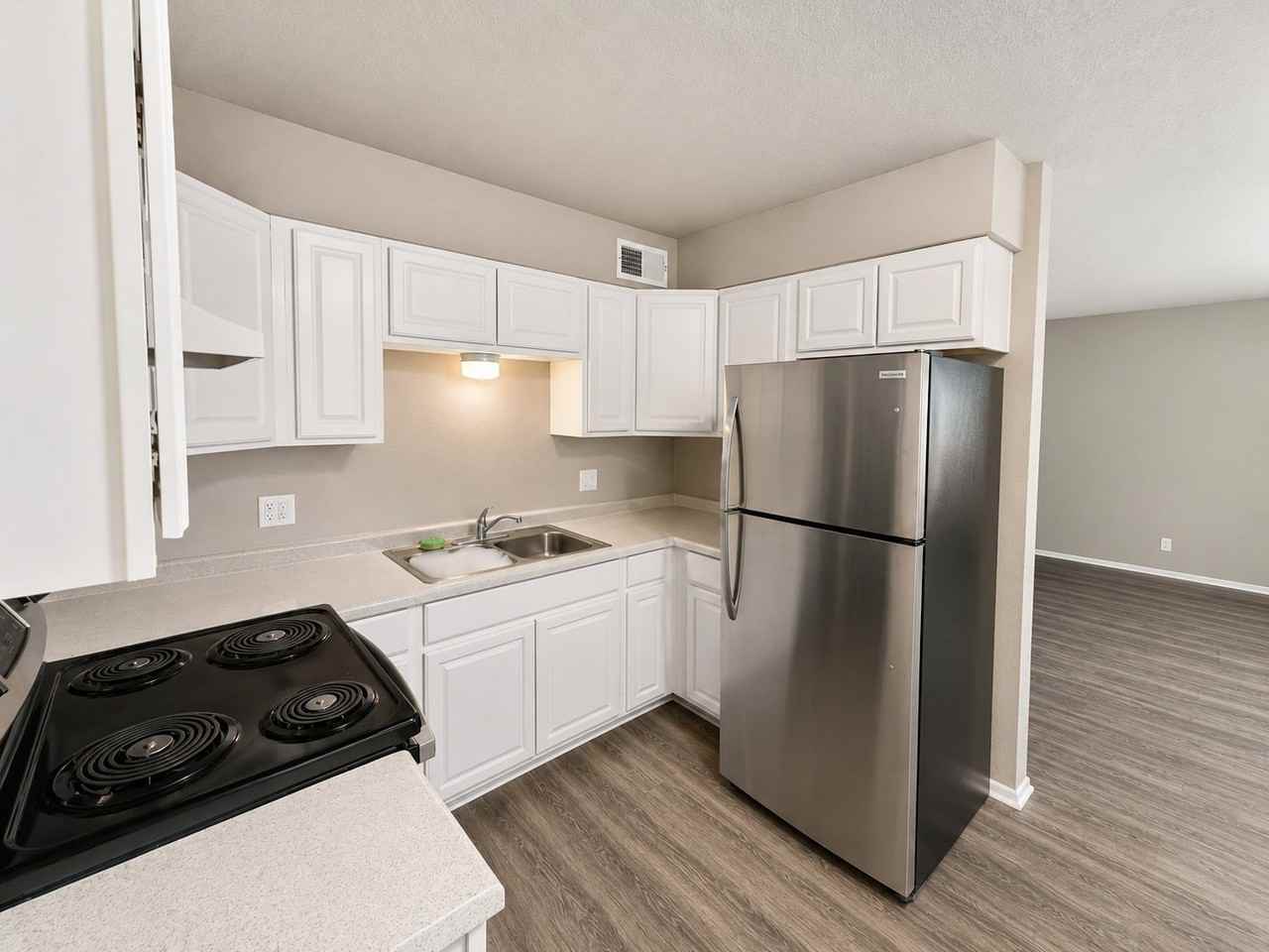1111 E Cochise St #8 - Photo 7 of 15