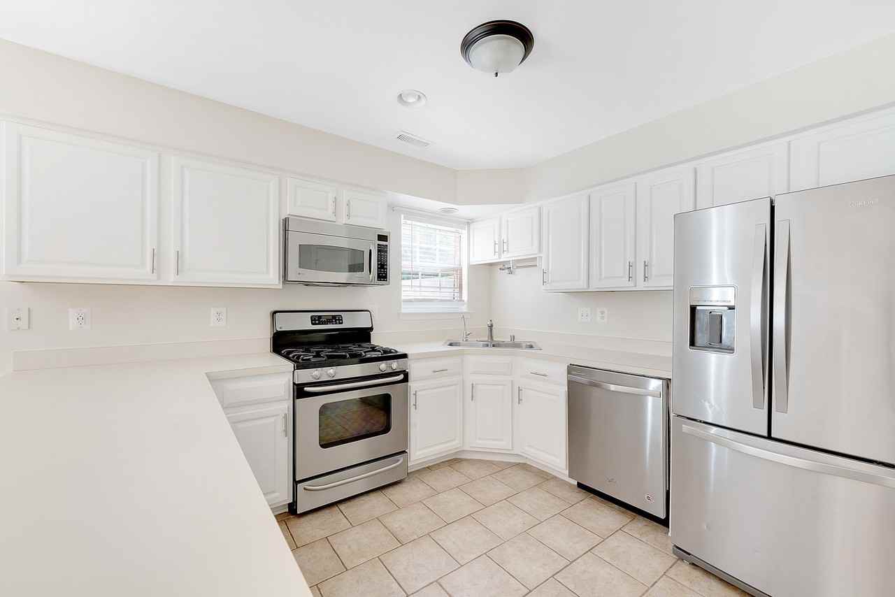 6119 Oaklawn Ln - Photo 5 of 20