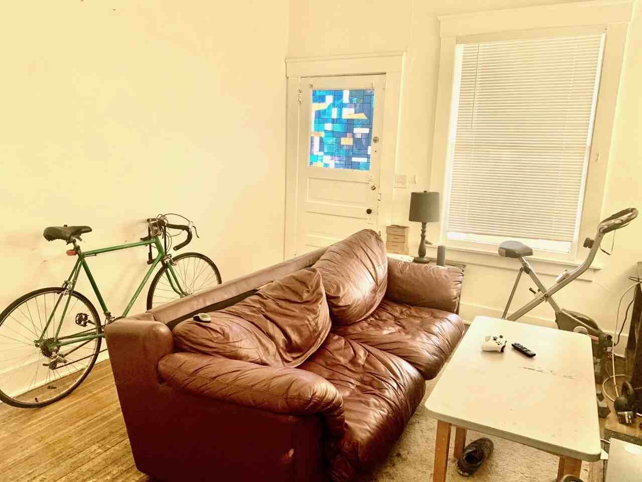 725 East 5th Street - Photo 6 of 10