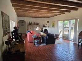 featured image of 115 Valencia Rd